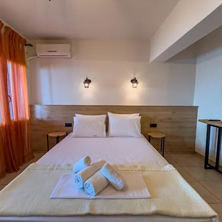 Aparthotel Plaka 3*