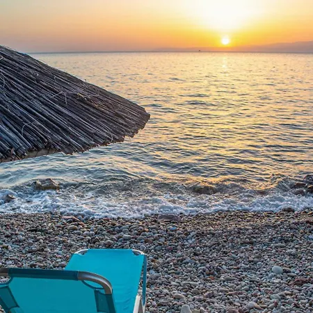 Aparthotel Plaka