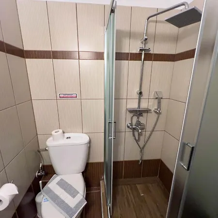 Plaka Aparthotel 3*