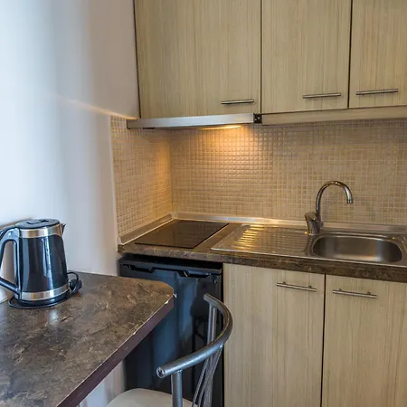 Plaka Aparthotel