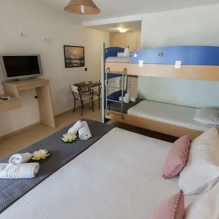 Aparthotel Plaka 3*