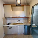 Plaka Aparthotel 3*
