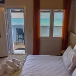 Aparthotel Plaka