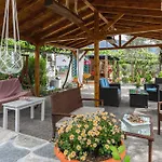 Plaka Aparthotel