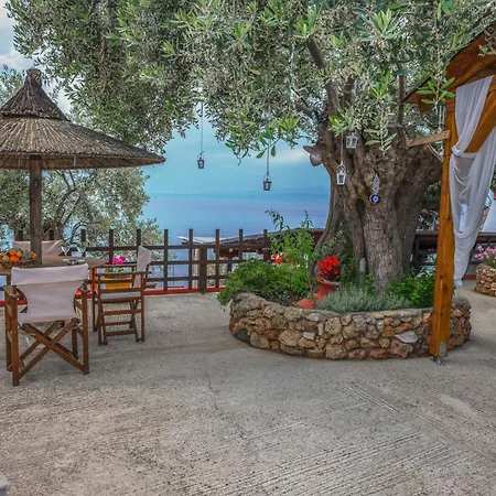 Plaka 3* Skála Kallirákhis