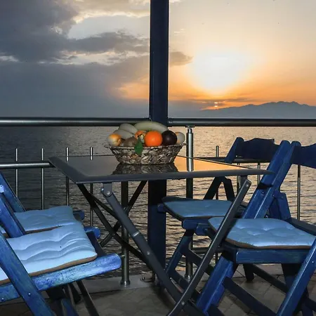 Plaka 3* Skála Kallirákhis